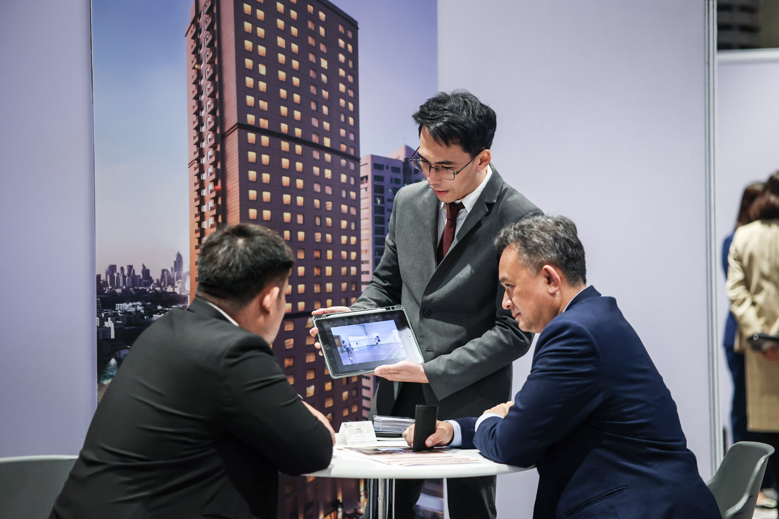 สร้างเครือข่าย เปิดประตูสู่โอกาส กับ แมริออท บอนวอย อีเวนต์ ในประเทศไทย ด้วยโรงแรมและรีสอร์ตราว 70 แห่งทั่วประเทศ พร้อมสถานที่จัดงานที่โดดเด่นนับร้อย แมริออท บอนวอย ช่วยเชื่อมโยงผู้คน แนวคิด และประสบการณ์ เพื่อยกระดับทุกการประชุมและอีเวนต์ทั่วไทย